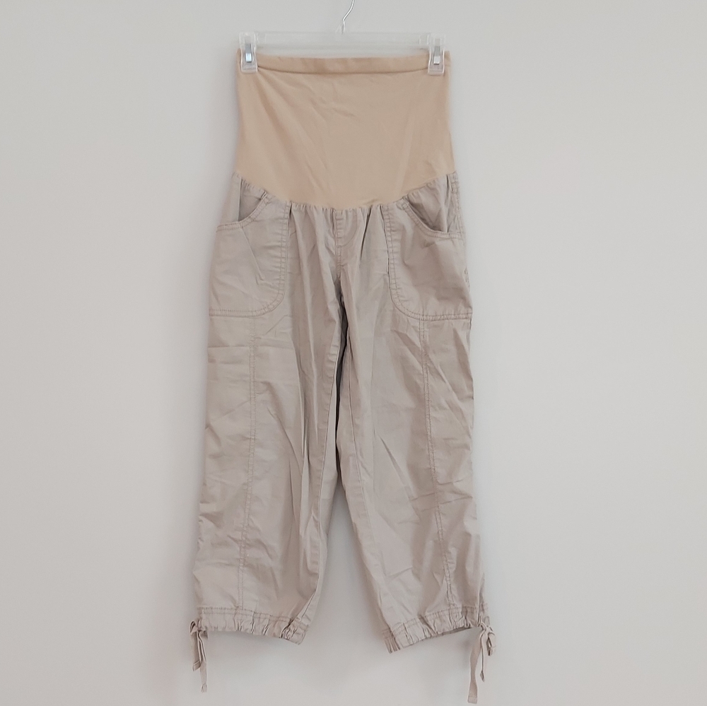 Maternity capri pants
